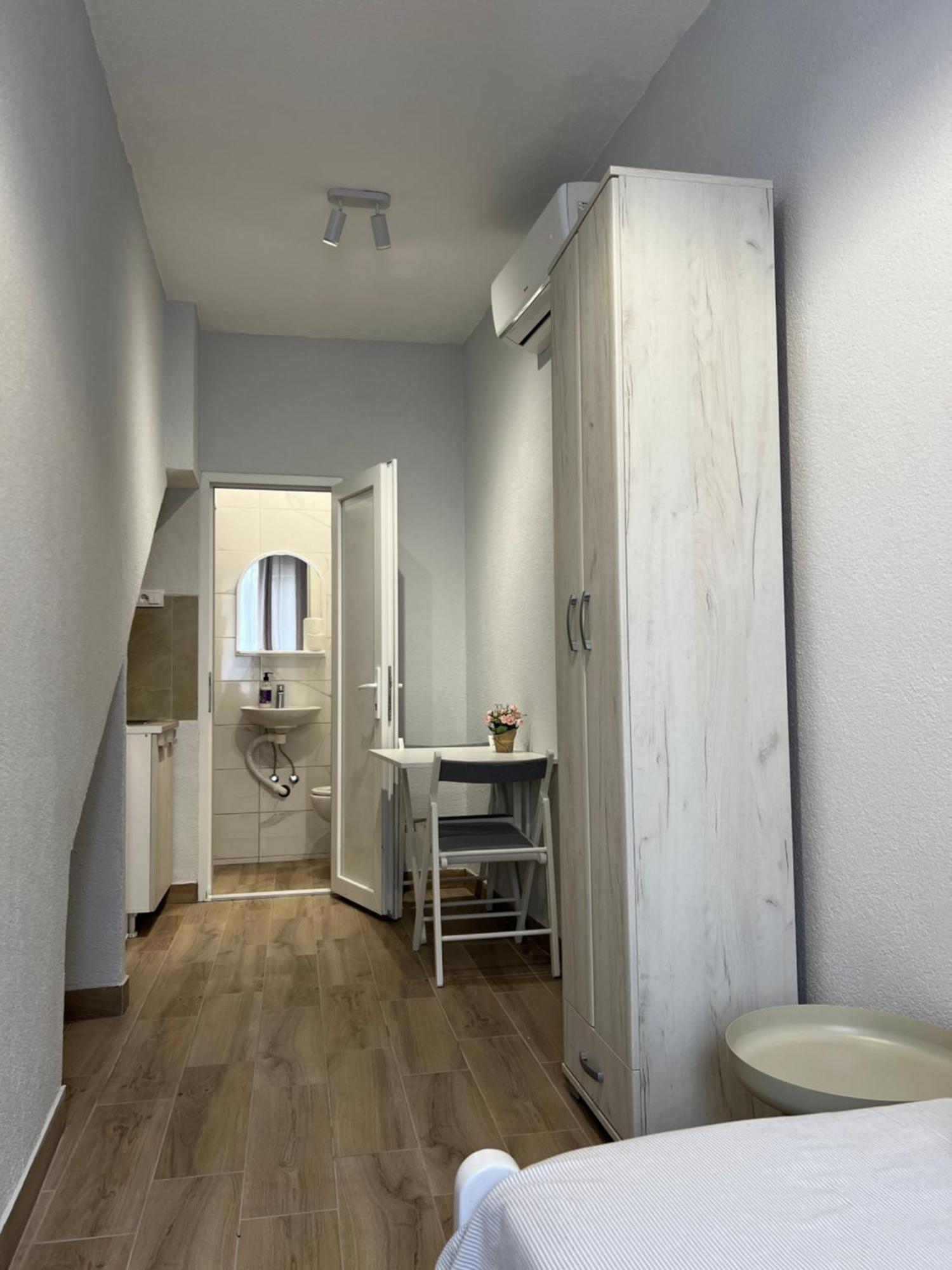 Apartments Astoria Hn ヘルツェグ・ノヴィ エクステリア 写真